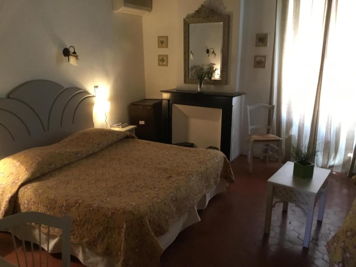Le Castellas Hotel & Spa - Teritoria Collias Екстер'єр фото